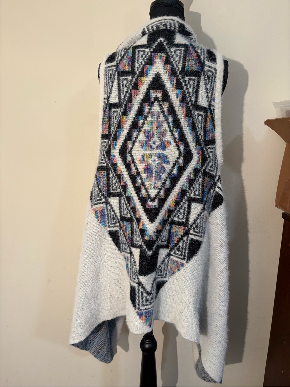 entro White & Black #Aztec Open-Front Knit Vest with Multicolor Accents #Cozy